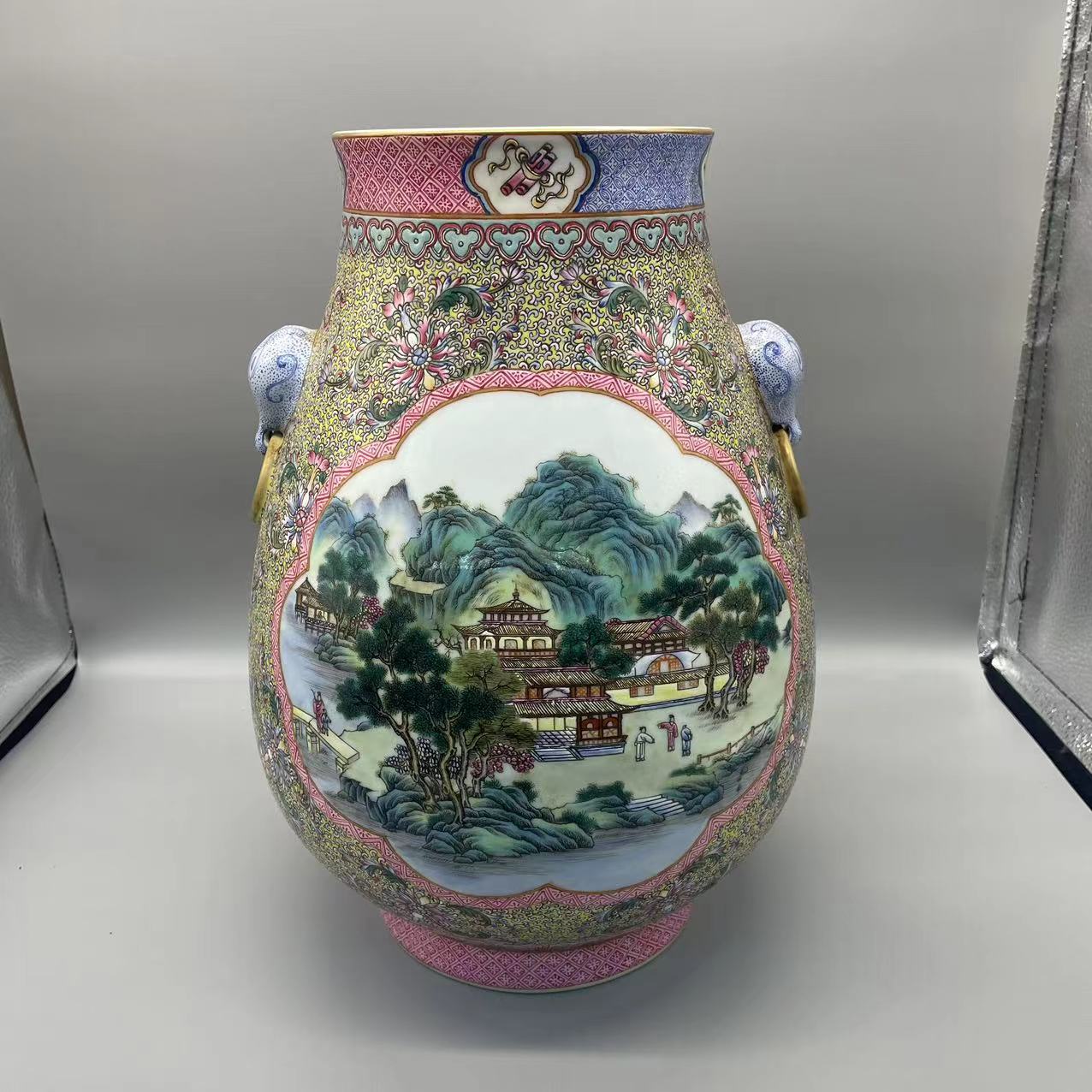 1清 乾隆缠枝莲扒花两面开窗gxz51935