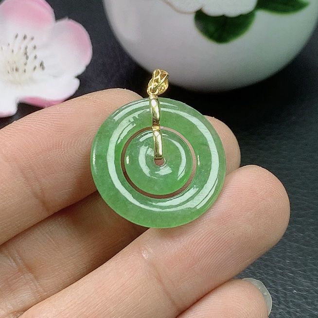 天然翡翠A货18k金镶嵌精美满绿绿色子女扣平安扣挂件吊坠