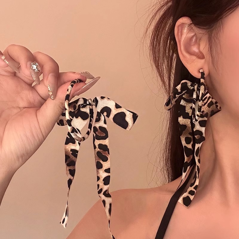 合金布艺耳饰 千禧港风豹纹飘带流苏耳圈复古气质时髦耳环时尚ins