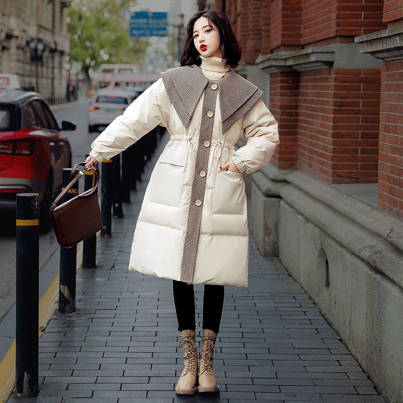 波司澄羽绒服2023新款流行娃娃大翻领气质收腰羽绒服女中长款过膝