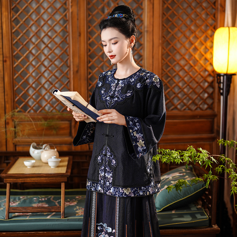 「琼玉」 ·  丽古龙复古国风手工原创中式对襟设计感上衣热力感穿搭