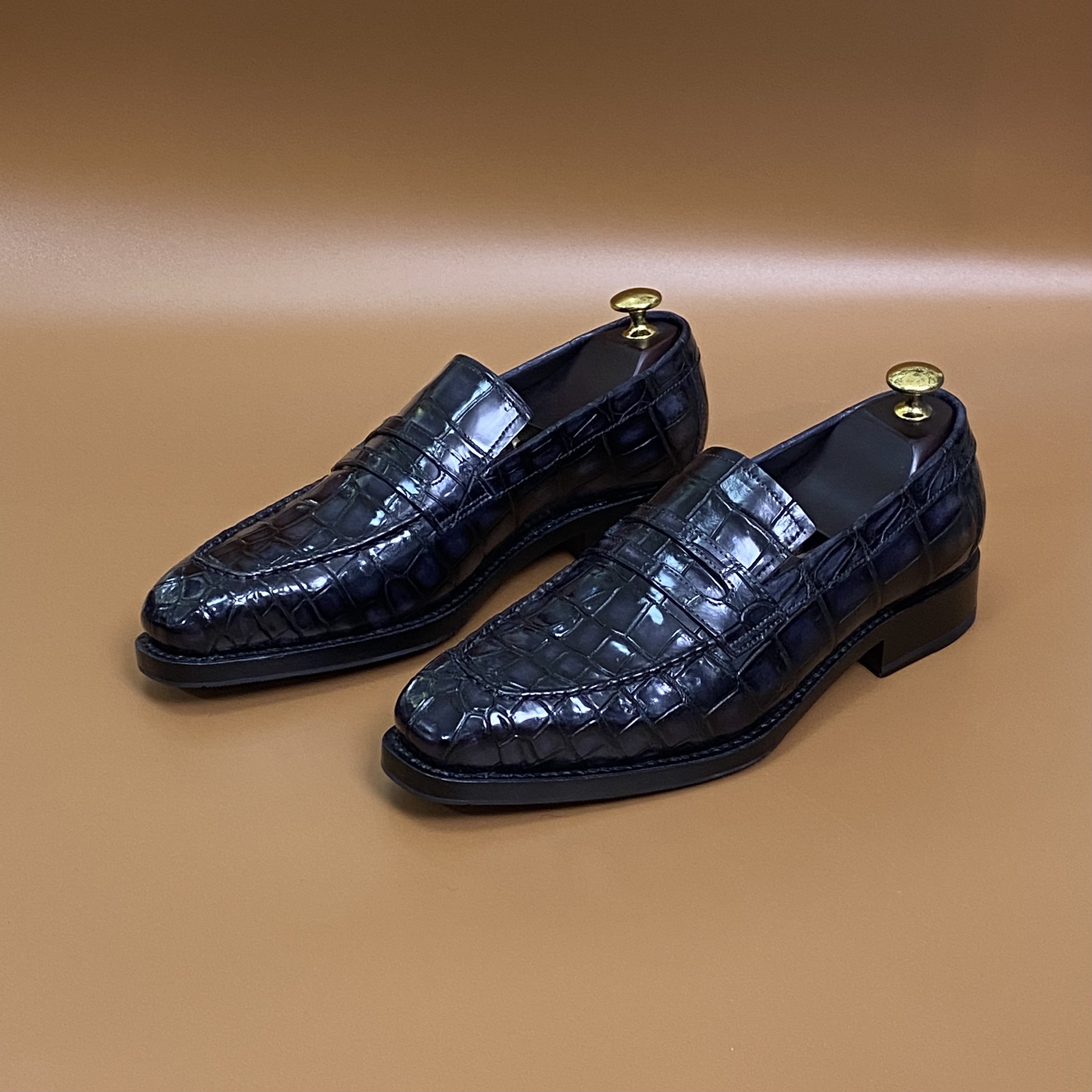 凌翰家鳄鱼皮全手工擦色皮鞋固特异高端私人订制男鞋单鞋商务尖头