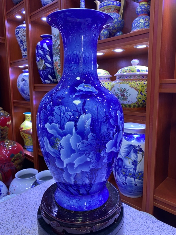 全手工拉坯、雕刻牡丹作品瓶