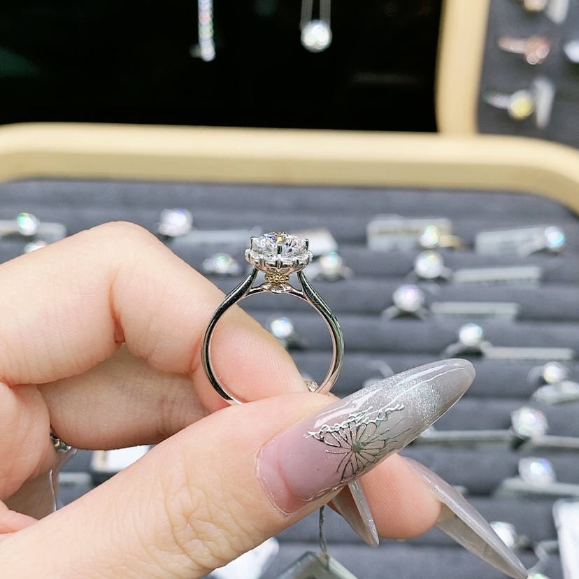 【闪购商品】实验室培育钻石18K金镶嵌