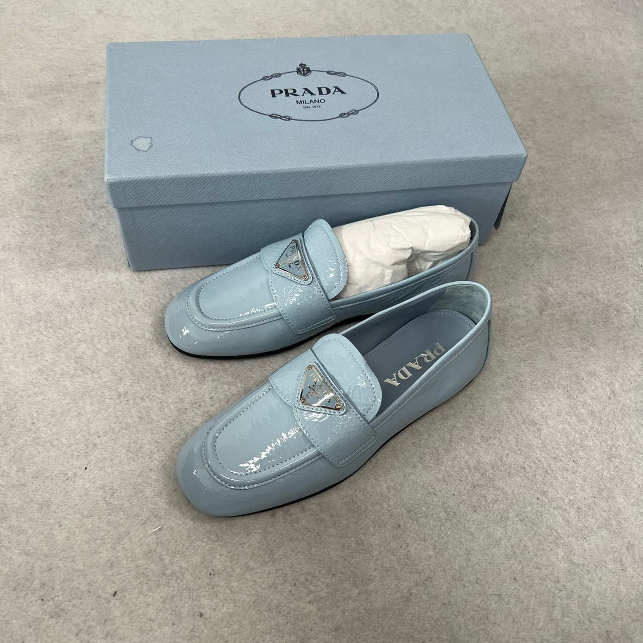 99新 Prada/普拉达 Prada 雾霾蓝乐福鞋