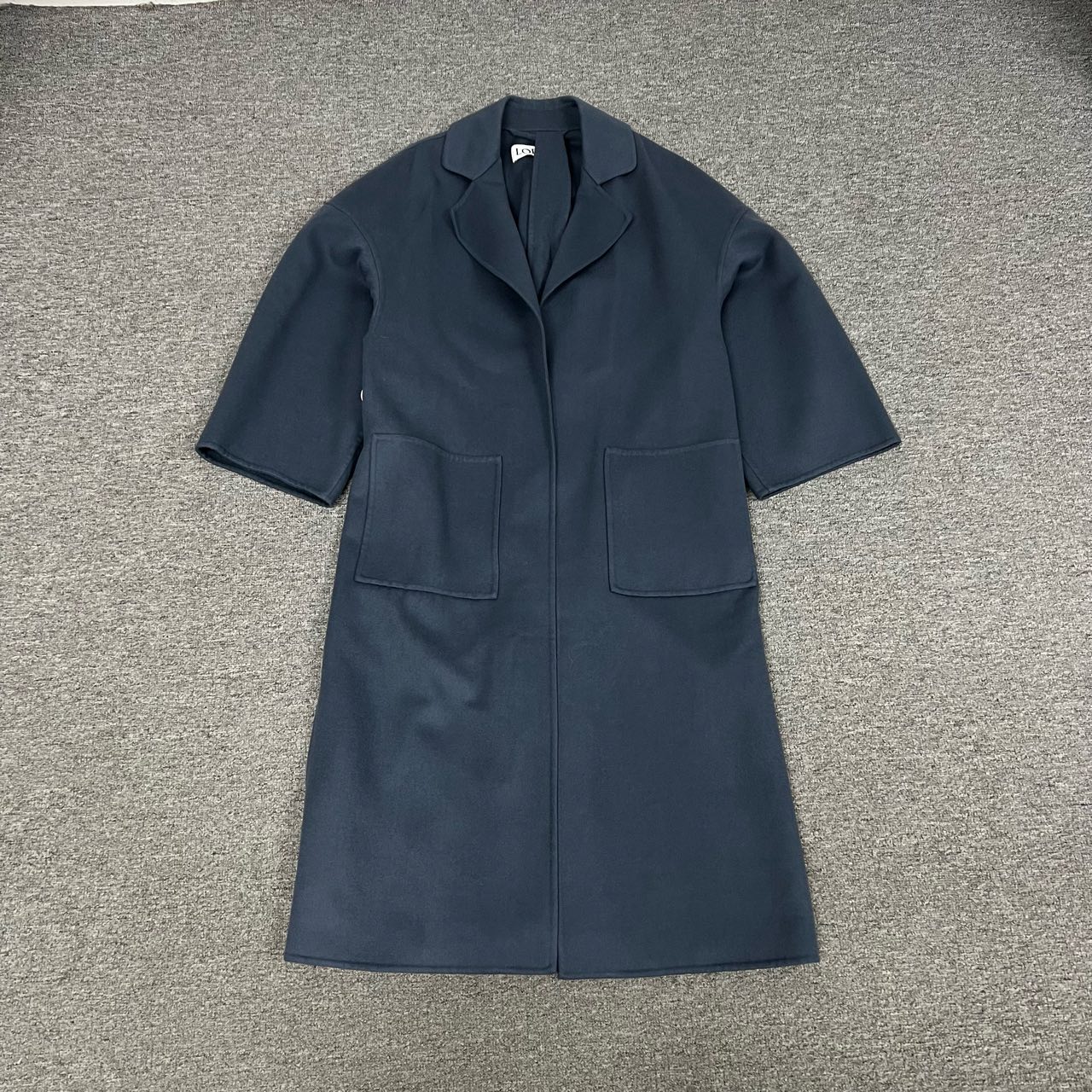 99新 AMIPARIS loewe 浴袍式大衣
