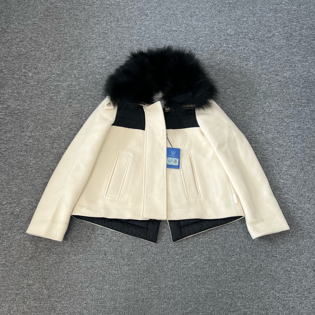 99新 MONCLER 蒙口 白色 羽绒服 1码
