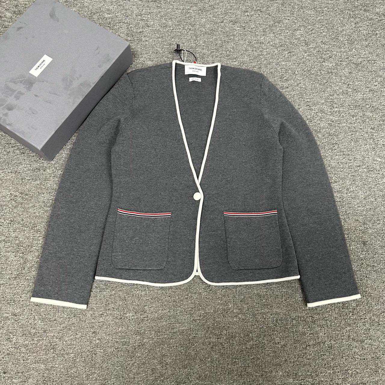 全新未使用 THOMBROWNE thom Browne tb针织开衫38码