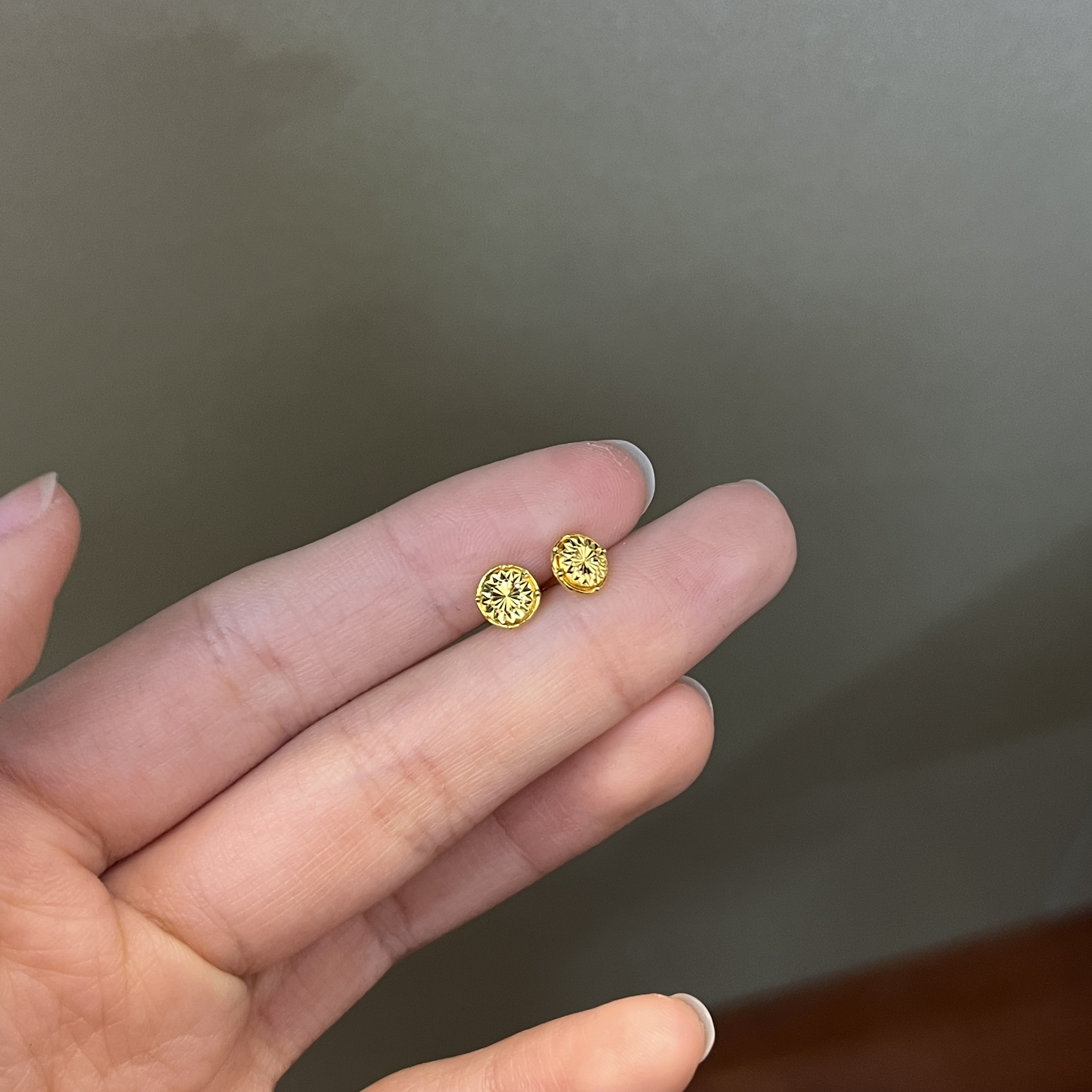 御典金翠缘福利款40足金刻面耳钉2.31g