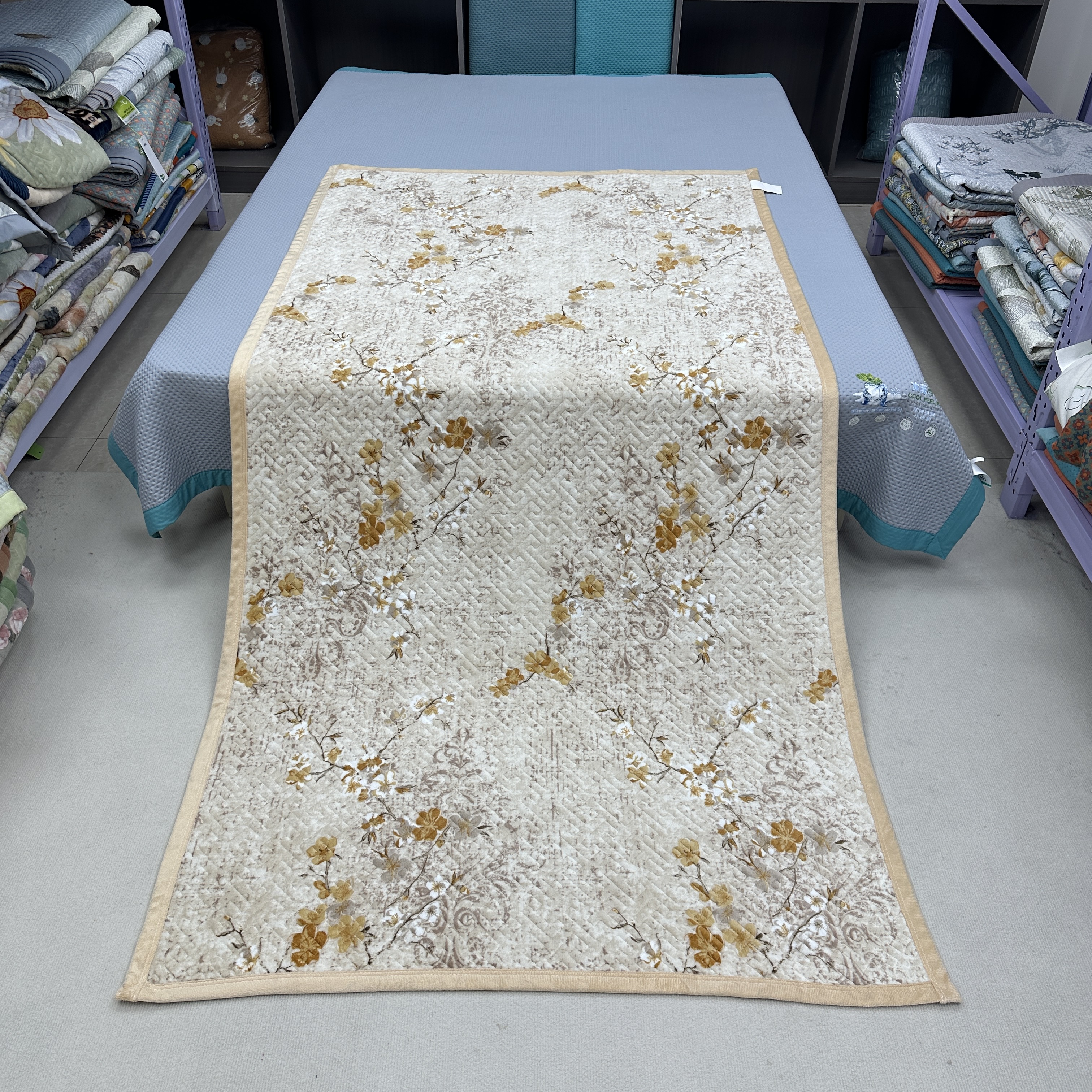 梨花香120*220cm宝宝绒床盖加厚秋冬沙发垫学生宿舍床垫过冬神器