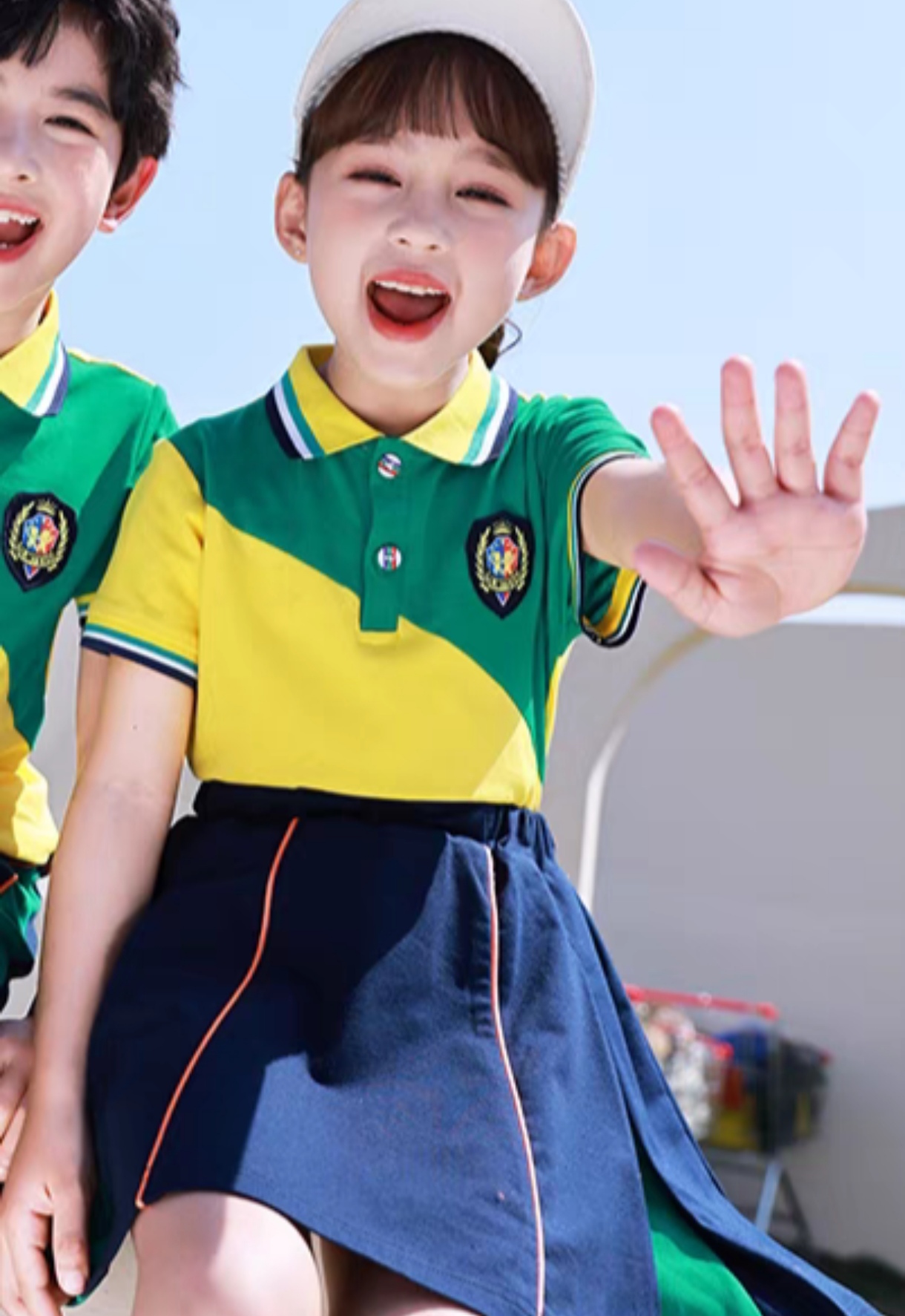 F1上女童黄绿夏款套装学生班服