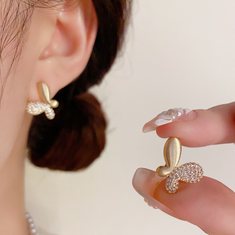 铜合金合成锆石耳饰 满镶金属拉丝蝴蝶耳钉925银针气质百搭耳饰