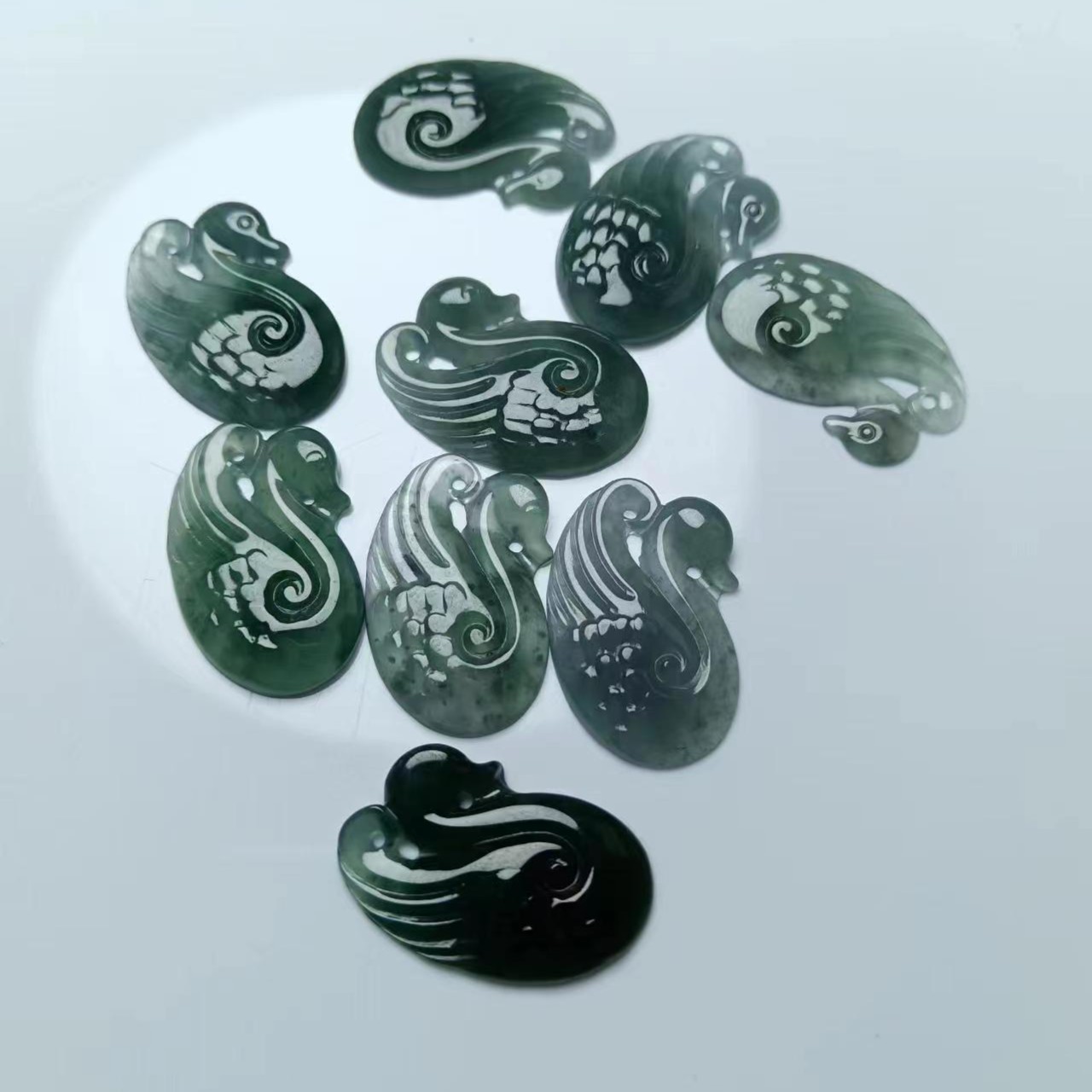 墨尚缘翡翠A货时尚精美雕刻小天鹅吊坠多样性发其一高冰百搭挂坠