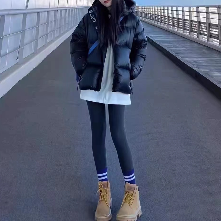 3314 短款羽绒男女情侣款黑金服