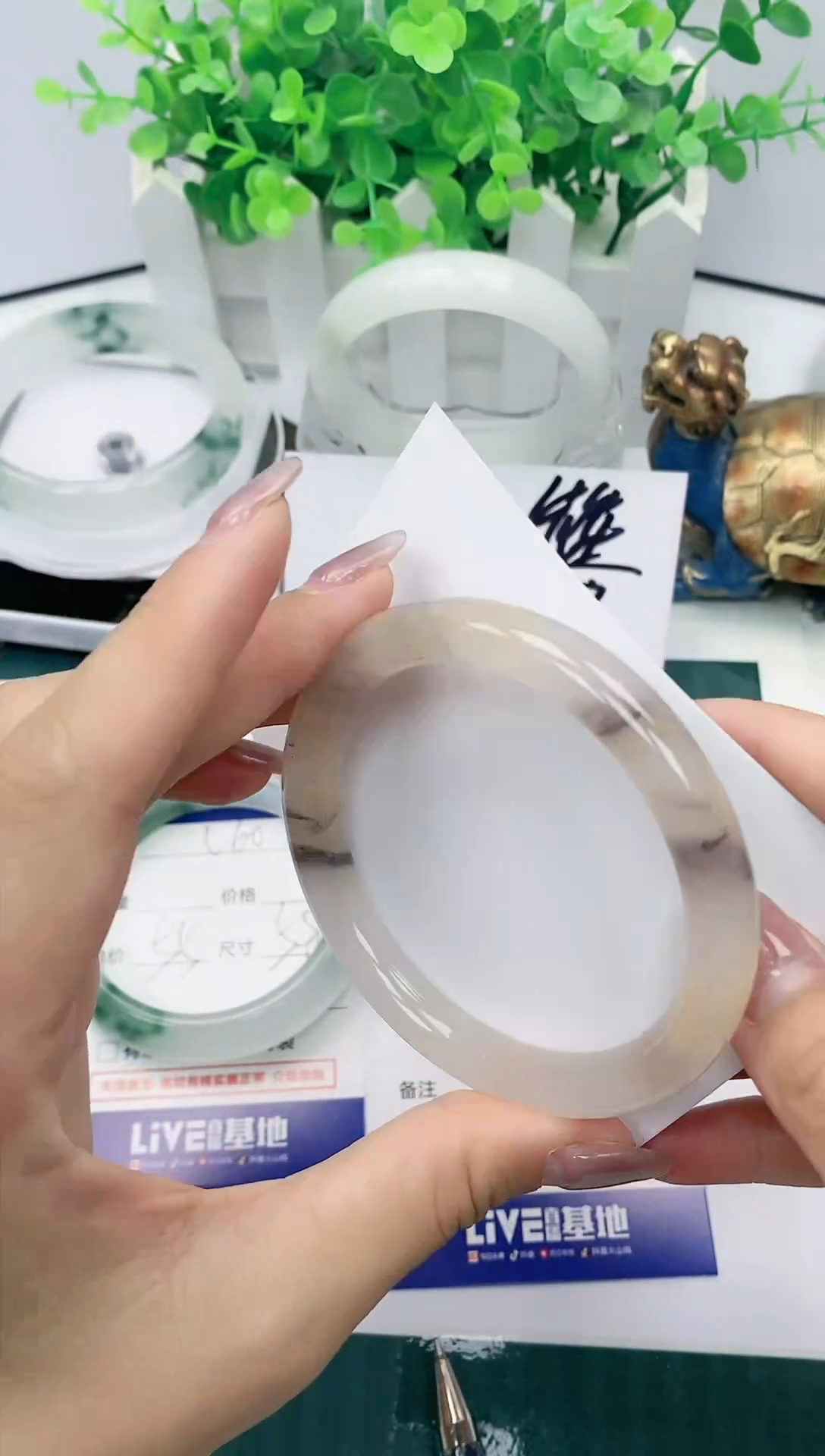 【闪购商品】石英质玉手镯未镶嵌61号60