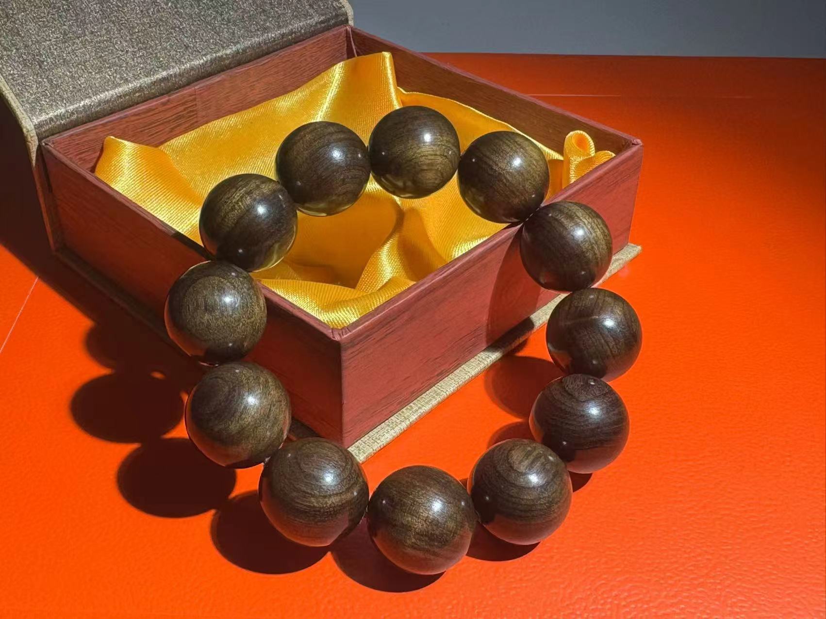 金丝楠木2.0手串（是乌木类）