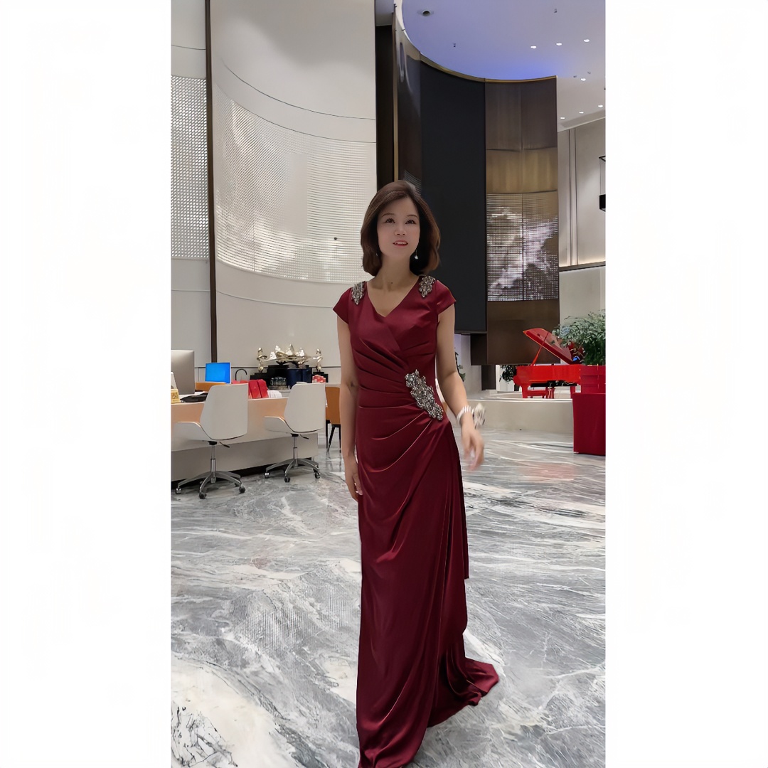 A091-显瘦优雅气质镶钻高端反季轻奢上台迎宾敬酒喜婆婚礼服