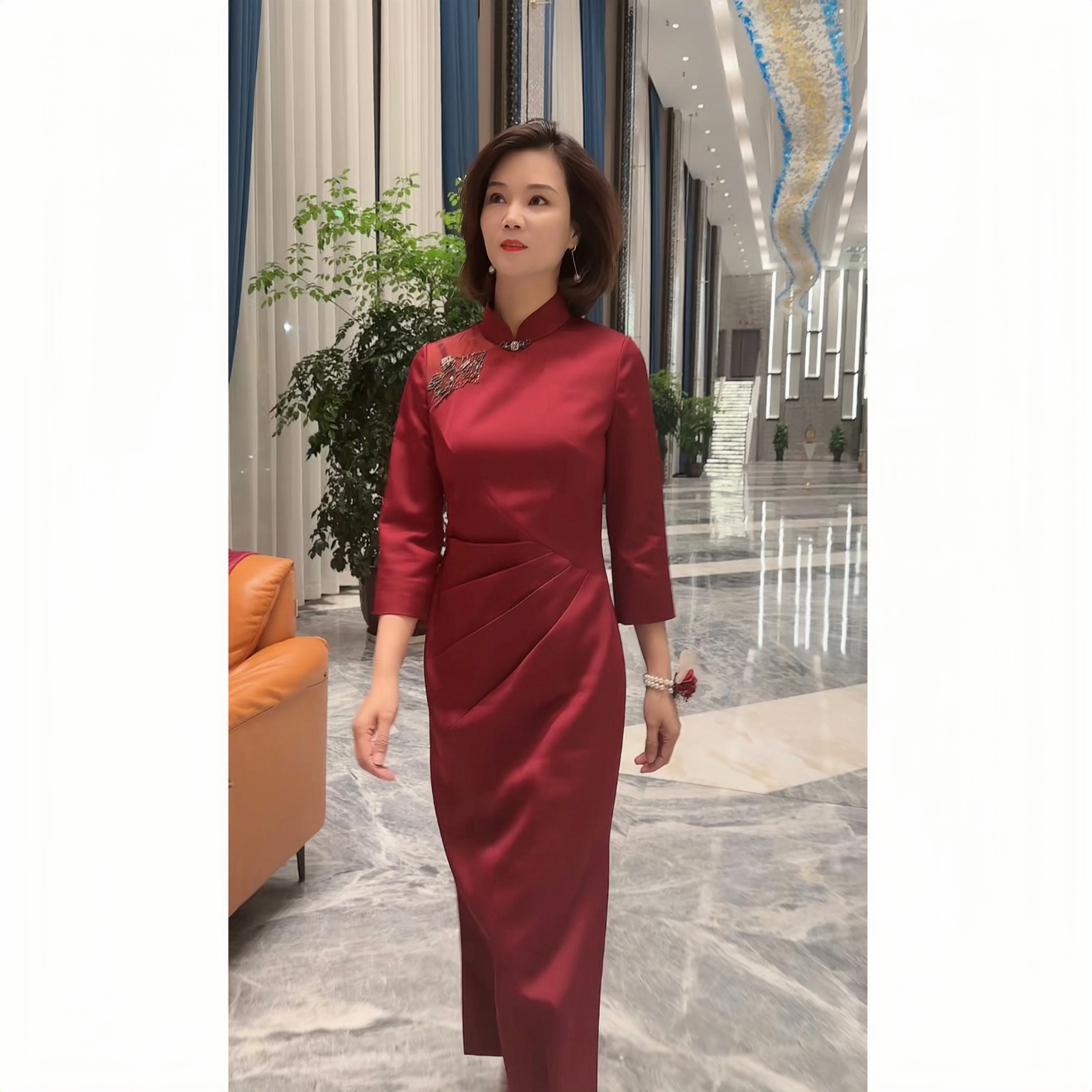 0009-优雅气质轻奢红人上新上台敬酒旗袍式中式喜婆婚礼服