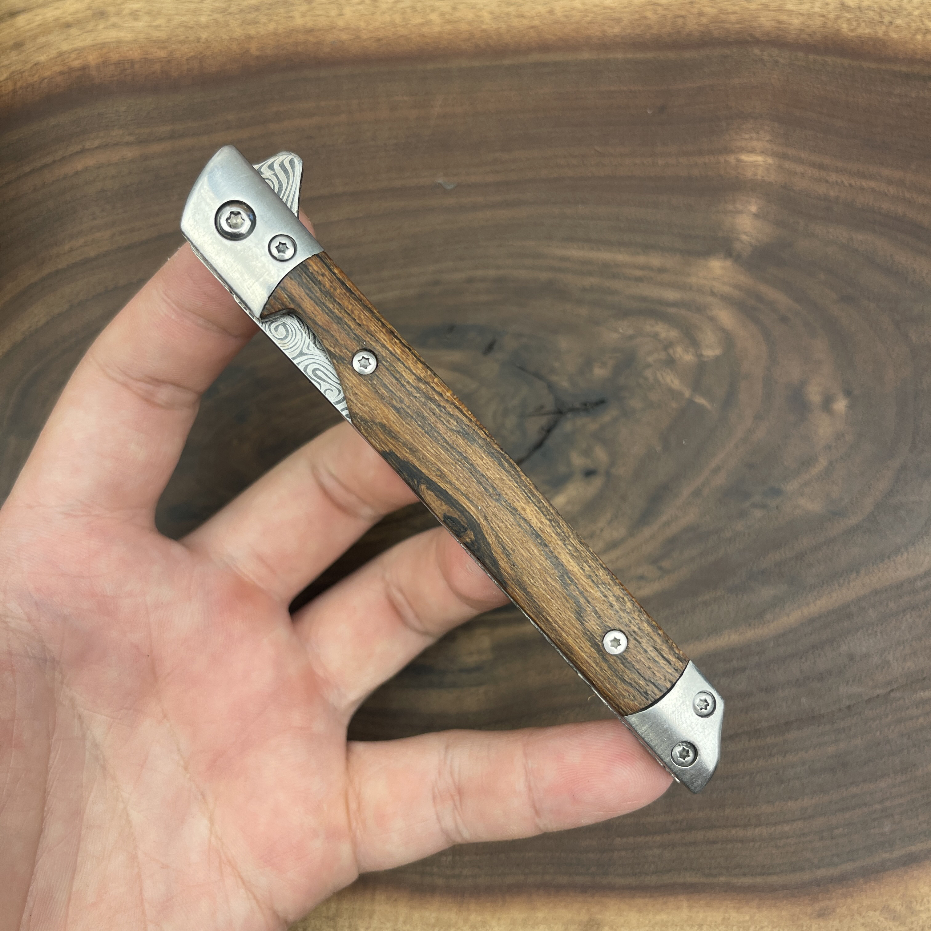 胡桃木柄大马士革纹多功能户外家用小刀