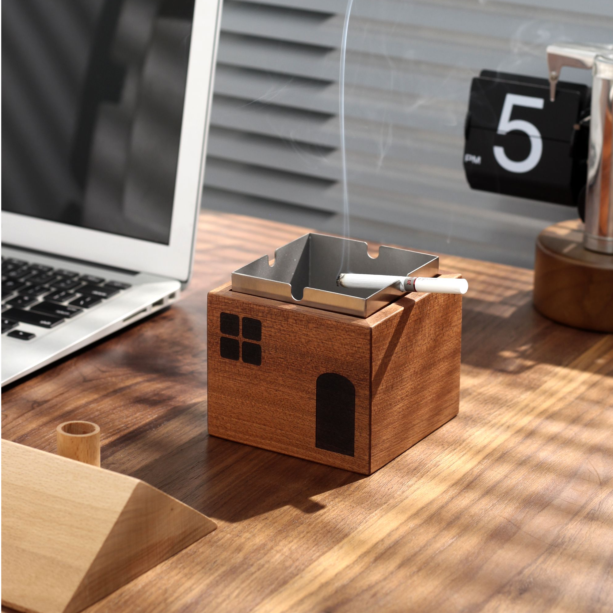 实木创意装饰烟灰缸带盖防飞灰个性桌面家用礼物