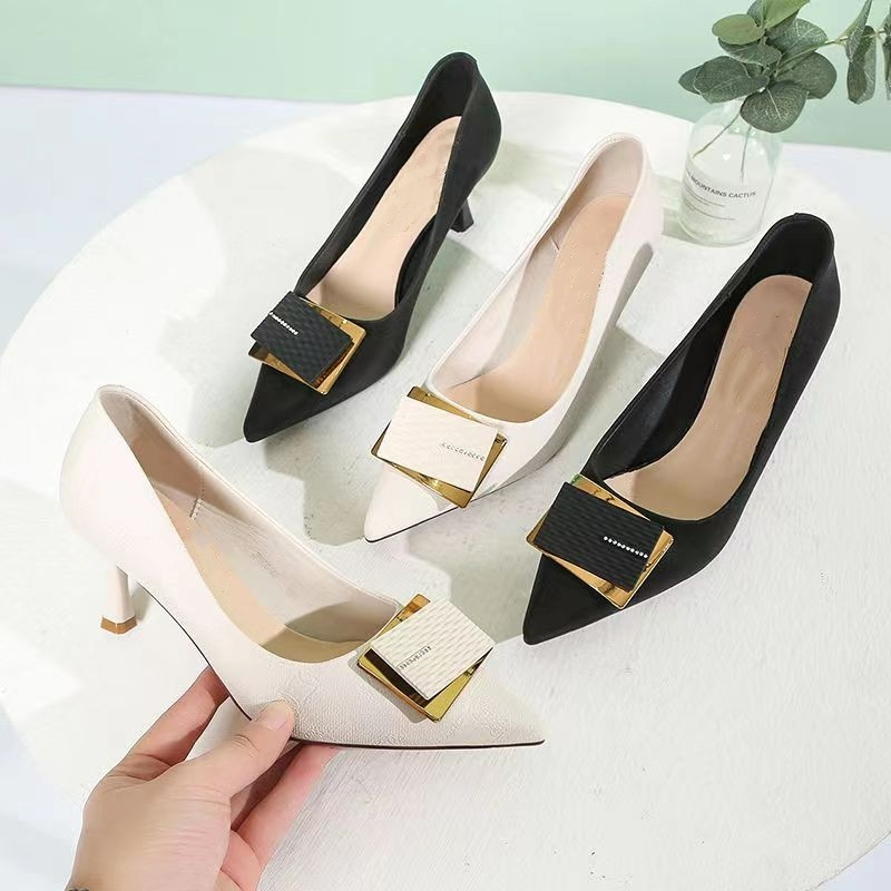 2025年春季新款法式小众设计高级感单鞋细跟尖头方扣气质高跟鞋女