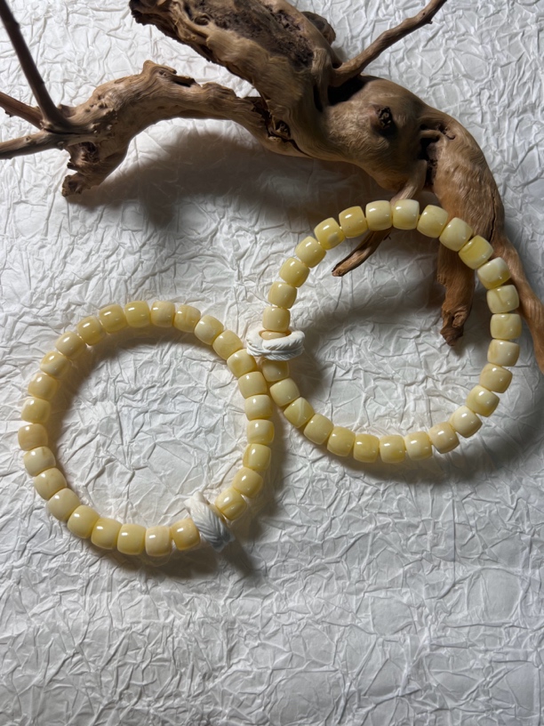 【狒狒】月白 | 蜜蜡白蜡直切单圈手串 多样性发货（发其一）