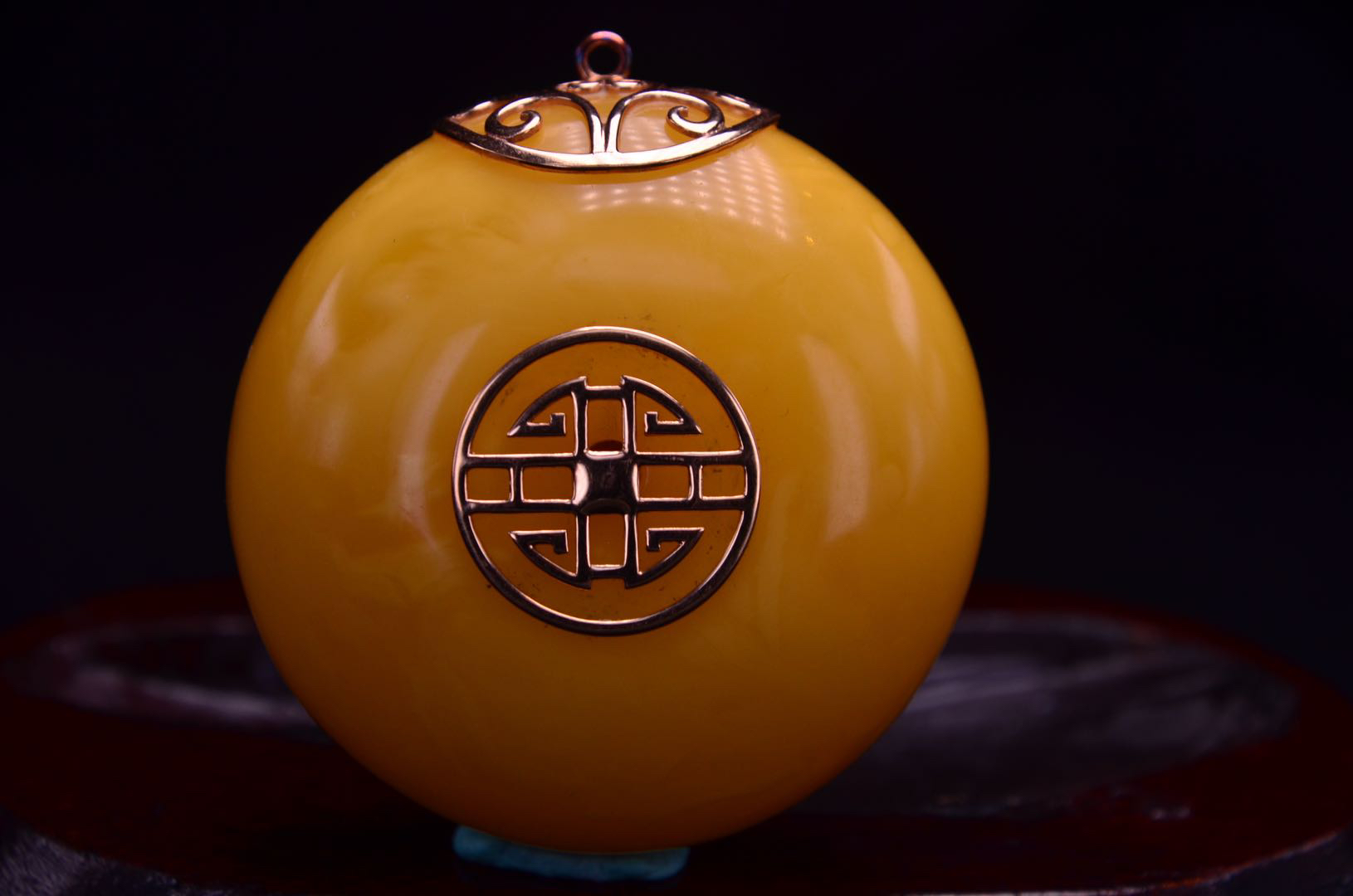 精品纯天然琥珀蜜蜡 18 k金镶嵌大平安扣 豪气云天