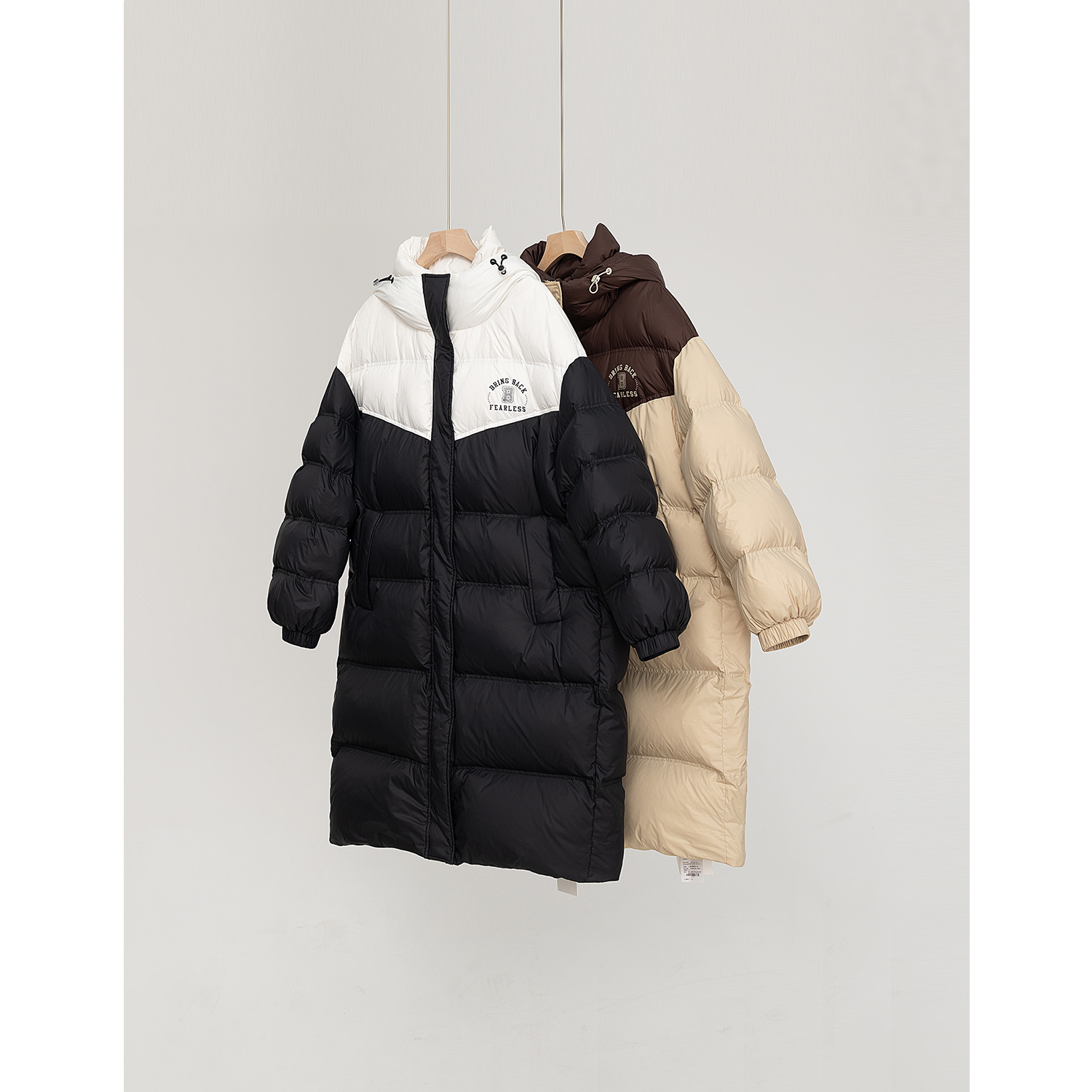 【猴百万】撞色时尚冬季新款连帽白鸭绒羽绒服女保暖中长款