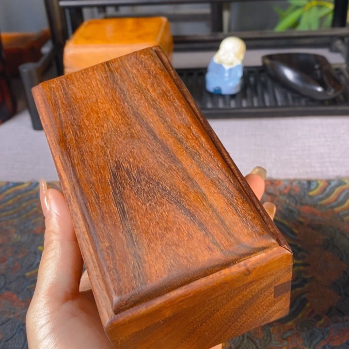 贡木血檀特色推拉盒