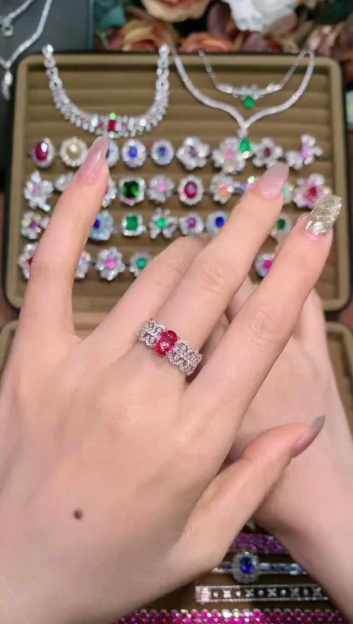 【闪购商品】彩色蓝宝石戒指18K金镶嵌0.81ct/天然宝石/七天无理由