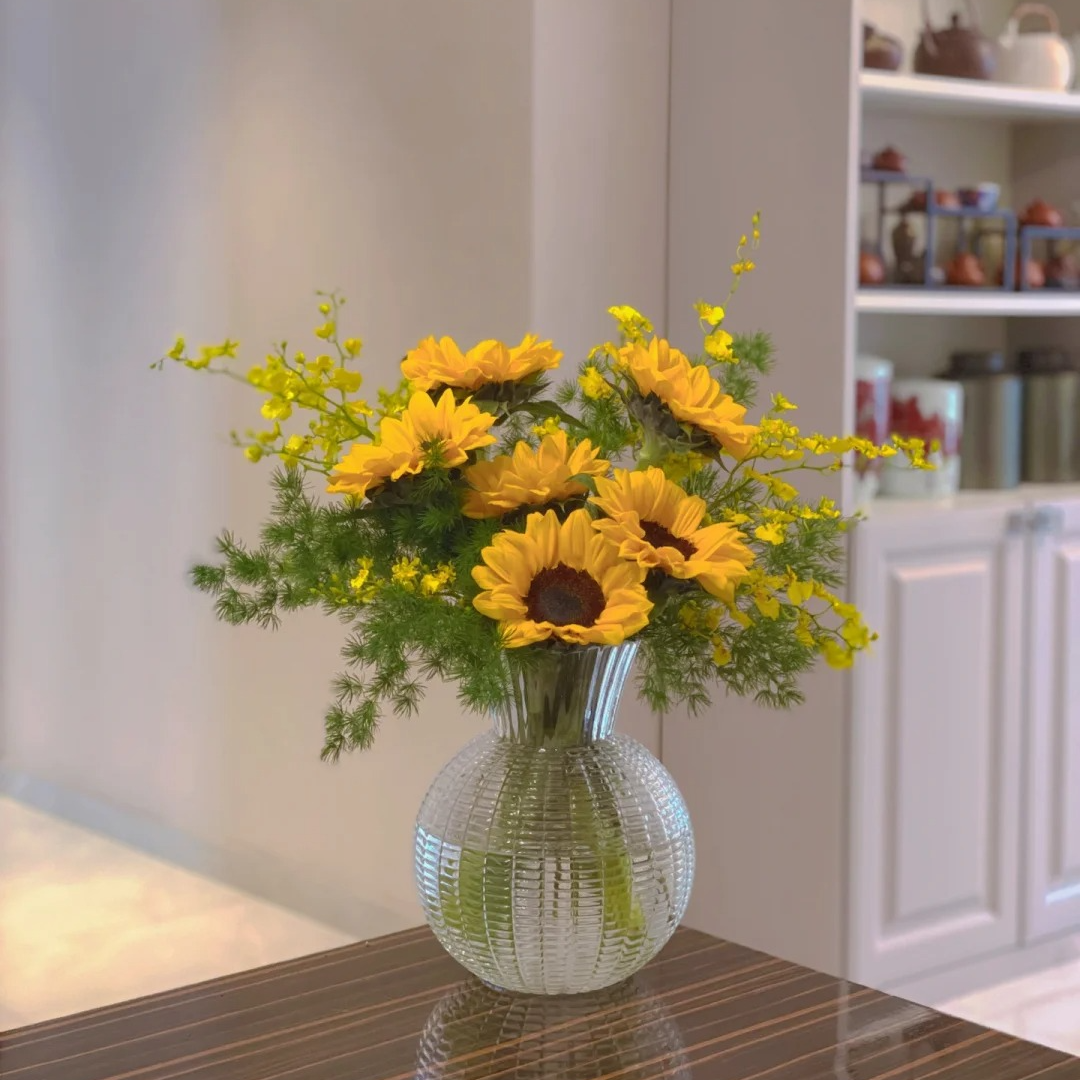 大聪明卖花黑心向日葵 云云南昆明斗南鲜花基地直发