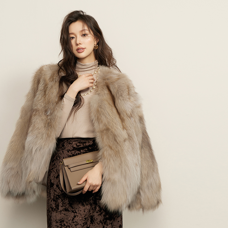 北麋「浮生若梦」轻奢飘逸狐狸毛轻盈飘逸年轻款皮草外套女冬中长款