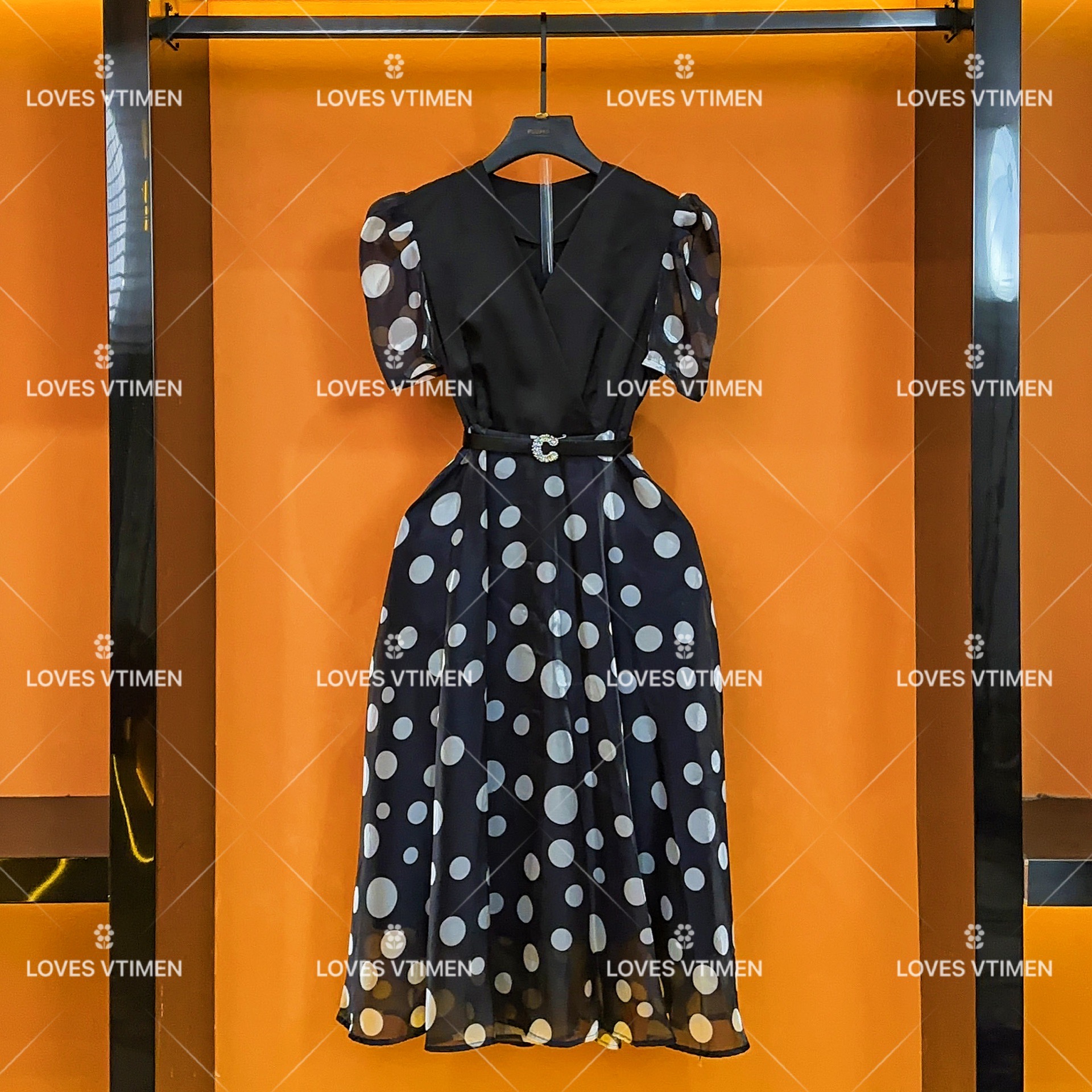 {大胆}-设计师高级感轻奢波点显瘦连衣裙LOVES-A053