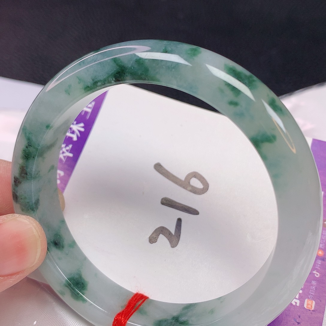 翡翠手镯未镶嵌57+ 翡翠手镯