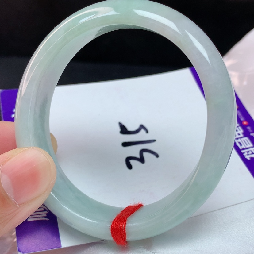 【闪购商品】翡翠手镯（贵妃镯）未镶嵌52+