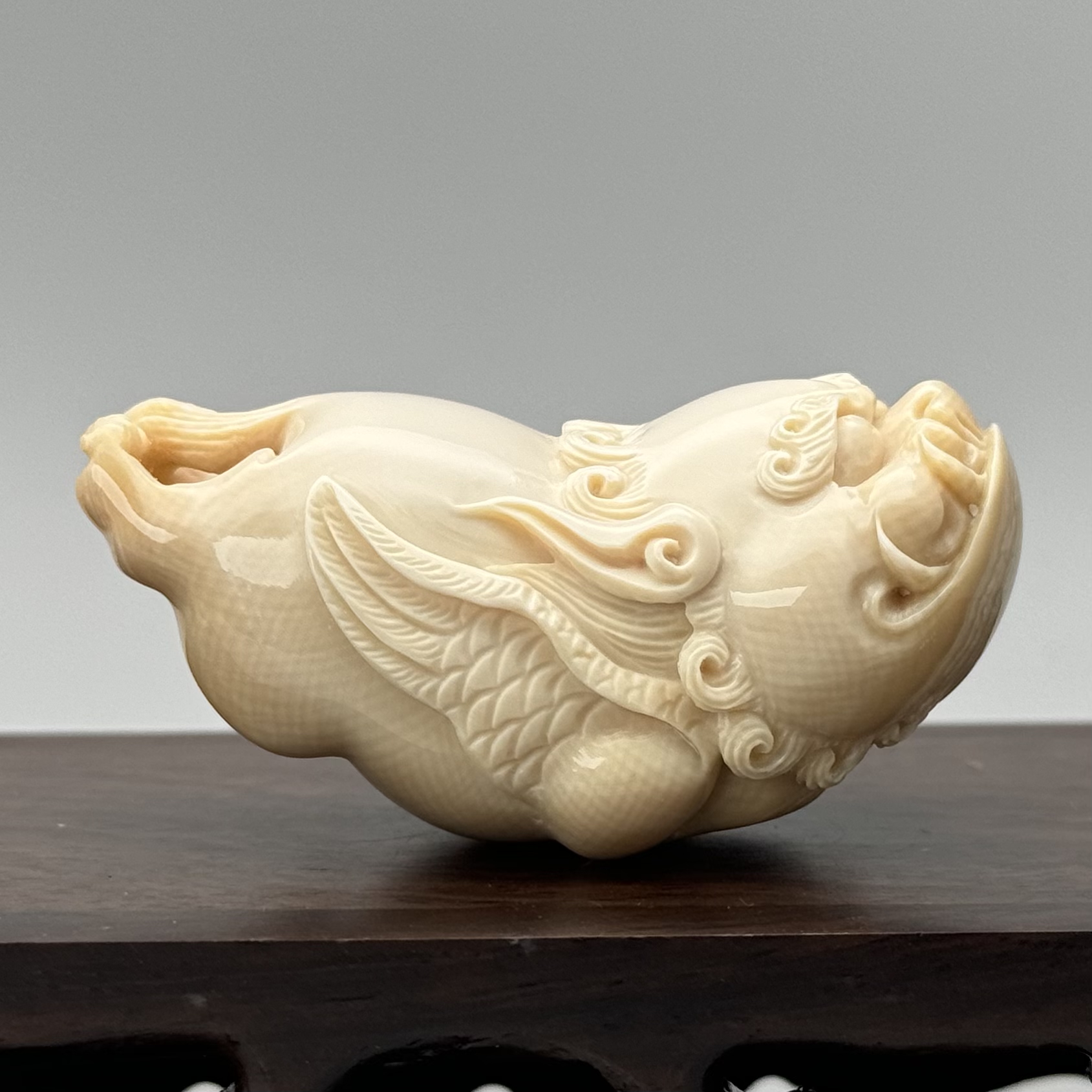 DEZHI/德志54*31*26mm39.3g貔貅把件天然猛犸牙T76