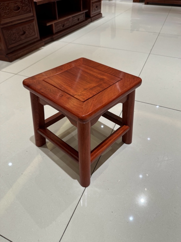 （长28cm宽28cm高29cm）刺猬紫檀小方凳（假一赔十)换鞋家用矮凳