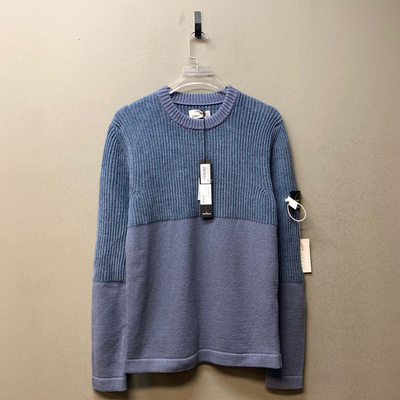 02072 Stone island 雾霾蓝针织毛衣 全新带吊 L