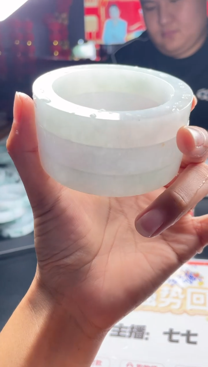 【闪购商品】定制翡翠手镯未镶嵌LBFC/SZ7DZS