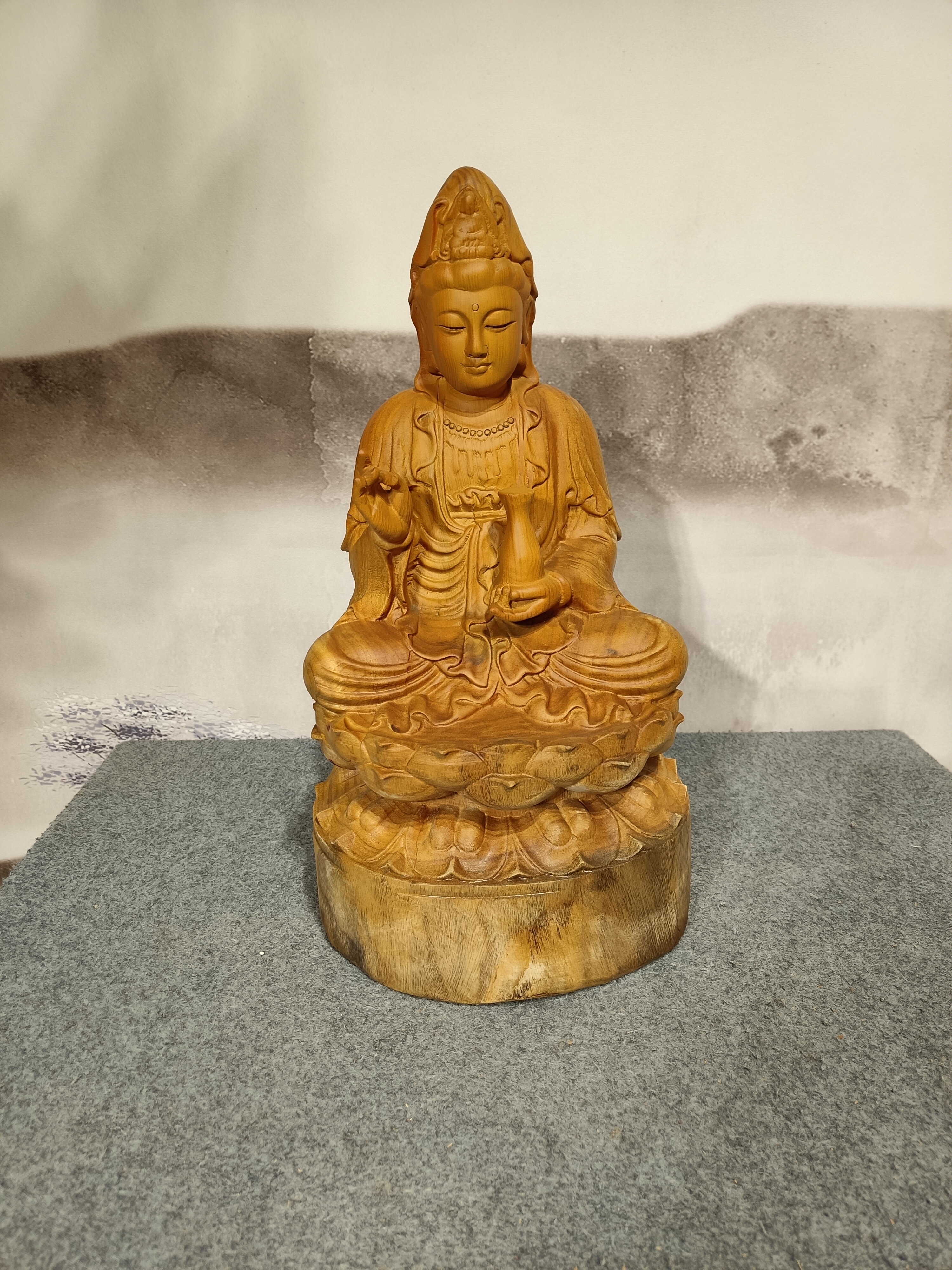 香樟木座观音摆件