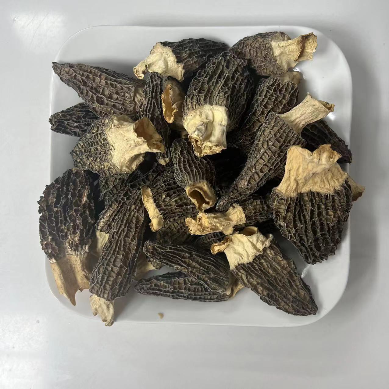 野生羊肚菌手工采摘自然晾晒