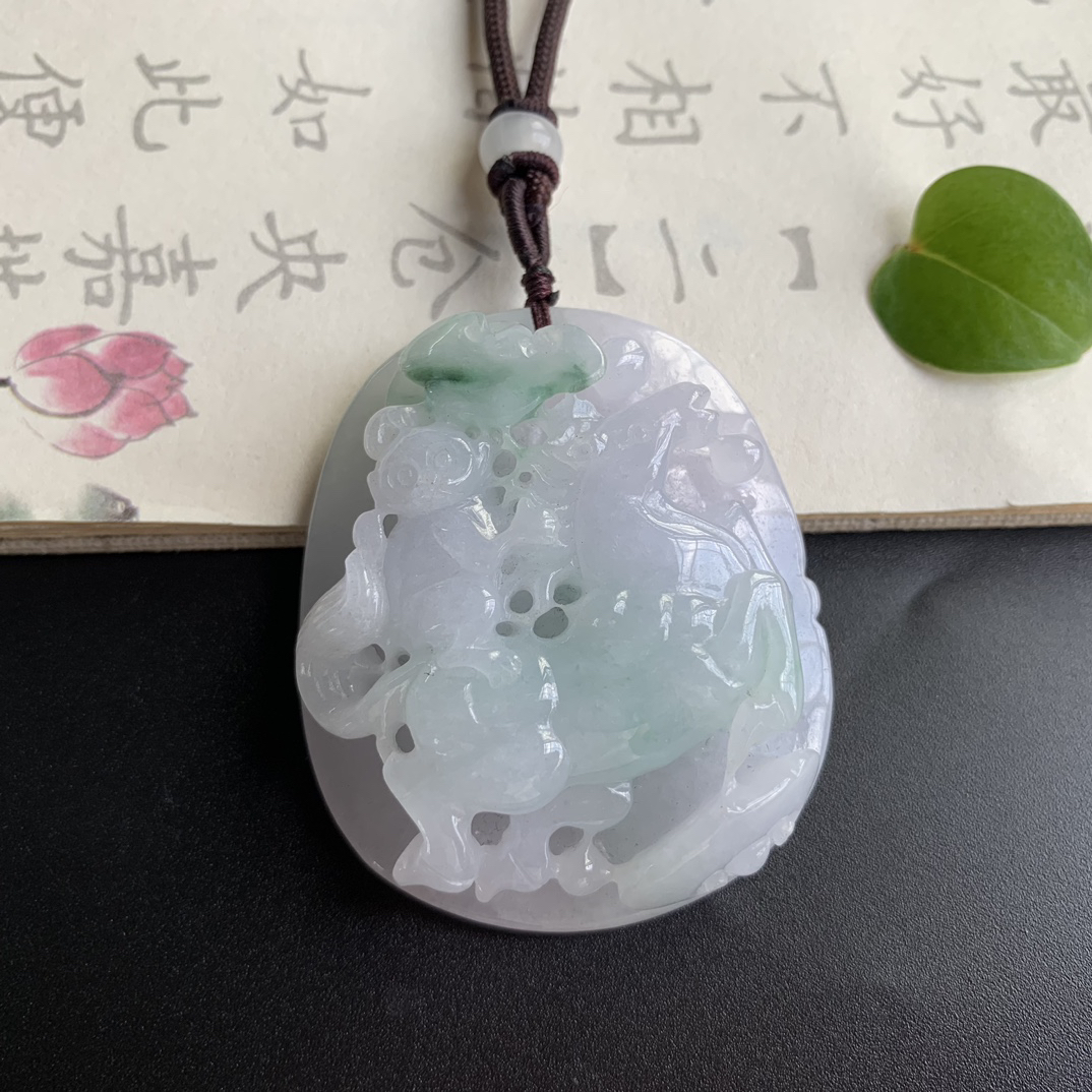 D194纯天然缅甸翡翠《马到功成》吊坠雕刻精雕飘绿挂坠