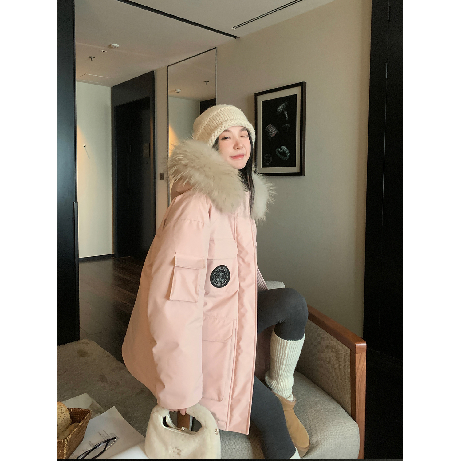 区区欧阳 封神'大鹅'人手一件 大貉子毛领石墨烯连帽羽绒服派克服