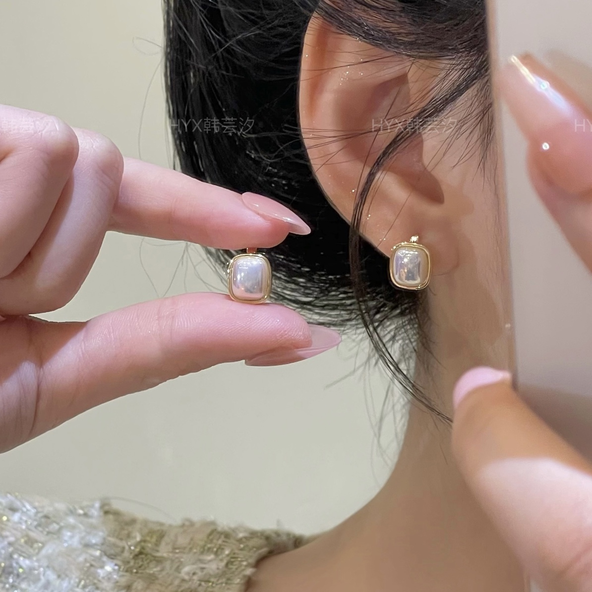  HYX韩芸汐 A-67 2025新品高级感珠珠耳扣小香风气质ins白色耳钉