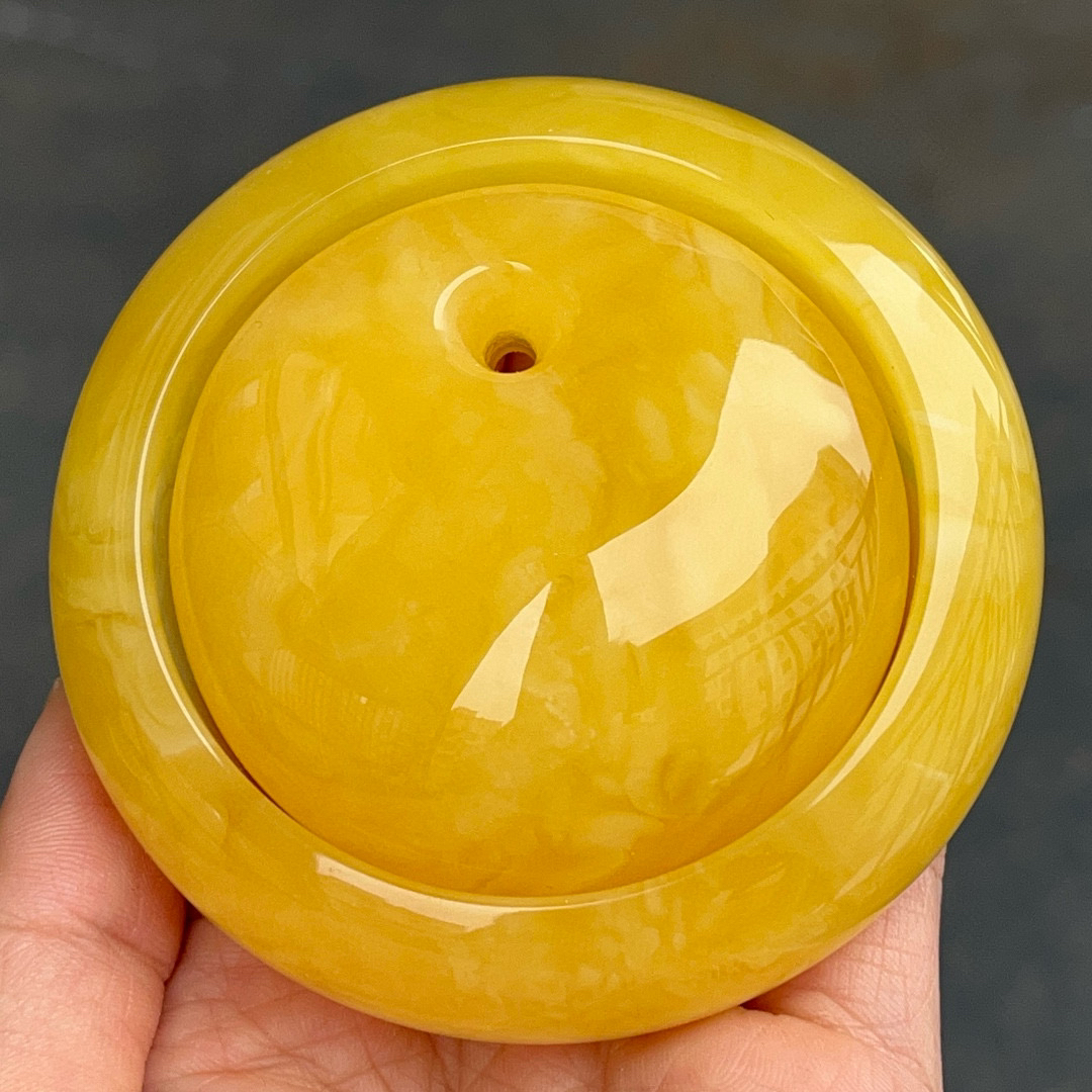 精美鸡油黄蜜蜡手镯，58圈口，一套重94克