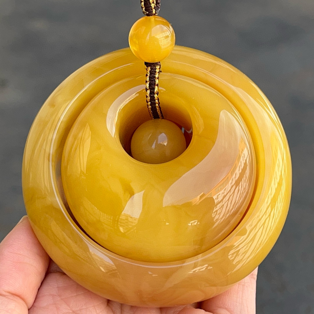 精美鸡油红黄蜜蜡手镯57.8圈口