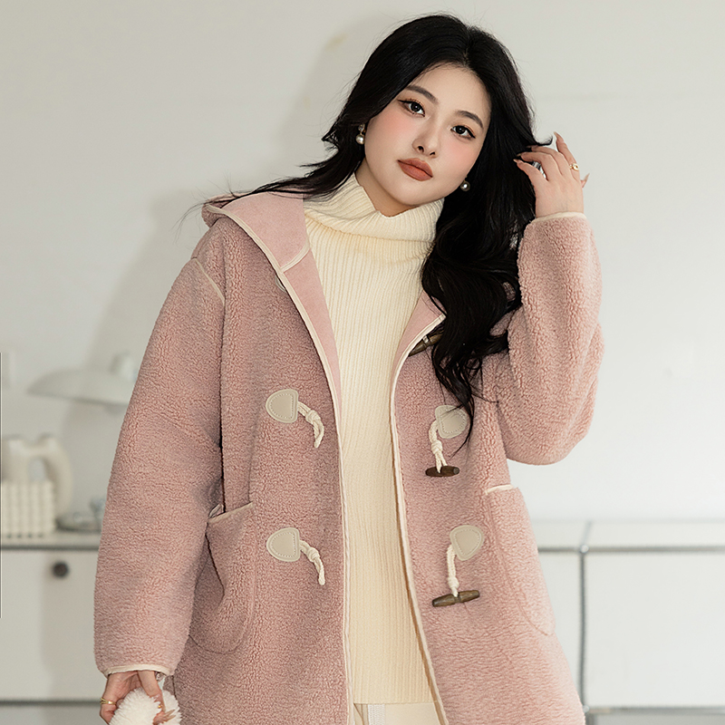 【霏霏推荐】冬季韩版时尚牛角扣连帽外套-8056