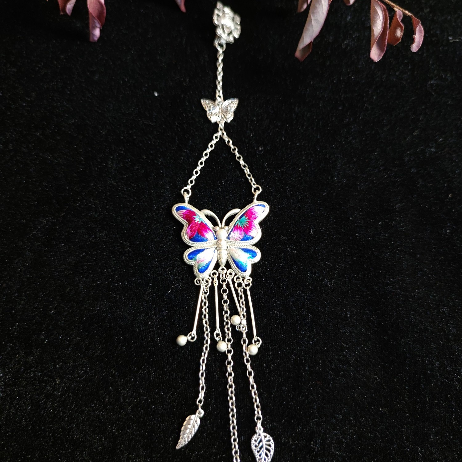 民族特色工艺品纯手工老刺绣民族风压襟项链饰品