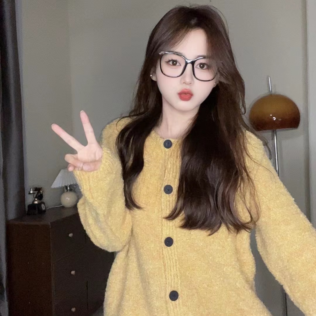 网红ins甜美黄色软糯毛衣外套女秋季百搭外穿慵懒风长袖针织开衫