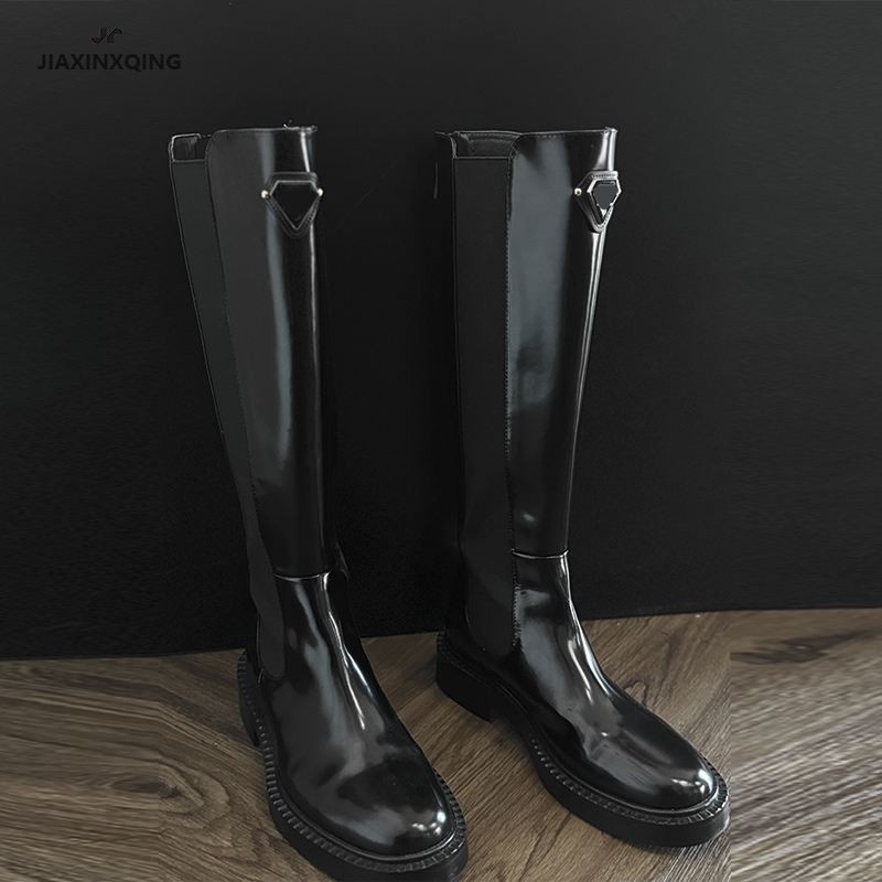 2024秋冬新款时尚女靴子高级筒靴真皮增高休闲三角标不过膝骑士靴